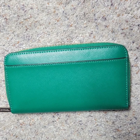 Kate Spade Vibrant Green Zip Wallet - Picture 4 of 4